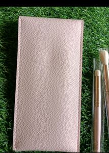 Iconic London Brsu Set With Pouch