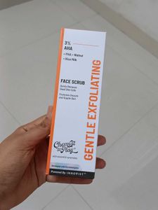Chemist @play Exfoliating Face Scrub
