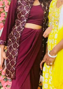 A Beautiful Saree With Simmery Shrug