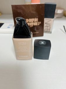 Chanel Ultra Le Teint Foundation BD11