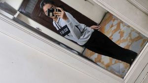 Grey Sweatshirt