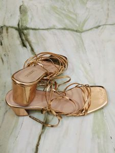 Women&#39;s Dressberry Tie-up Heels