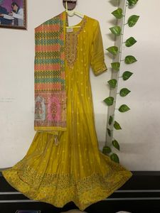 Rmkv yellow gown