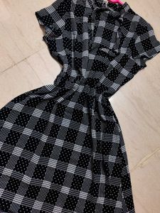 black knee length dress