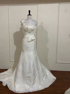 Elegant Wedding Gown