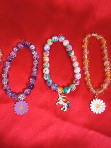 Bracelet with charms 4 pis