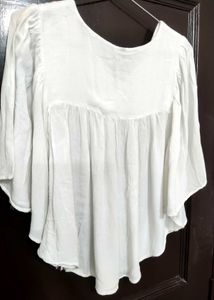 White Embroidered Top🌸💓