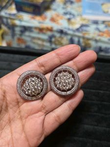 Round Studs
