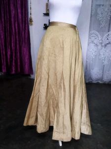 Elegant Green &amp; Gold Ethnic Gown