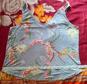 Sleeveless Graphic Printed Top