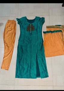 NEW Teal &amp; Gold Embroidered Kurta Set