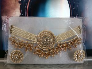 Pearl And Kundan Set