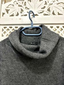 Turtle Neck Sweater A