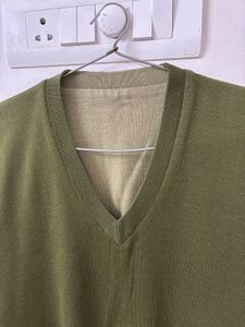 Green Sleeveless Sweater Vest