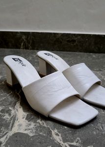 Trending White Heels🤍