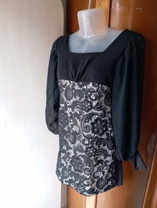 Chic Black &amp; Lace Top