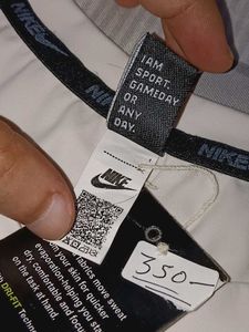 Nike T-shirt WITH FREE GIFT 🎁🎁💯