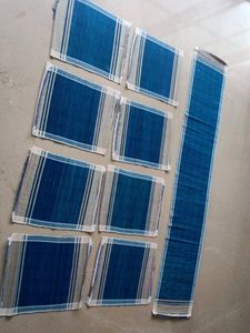 Set of 8 table mats and Runner