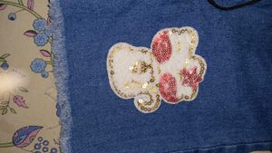 Girl&#39;s Denim Shorts w/ Cute Patch