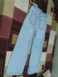 Wide Leg Light Wash Jeans