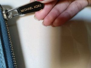 Michael kors sling bag