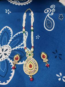 Red white moti necklace with earring