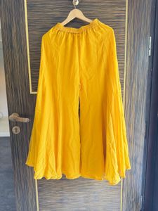 Yellow Floral Suit (3pc) check Description