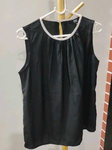 Black Sleeveless Top