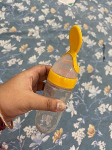 Baby EIO Feeder With Spoon Not Used Once