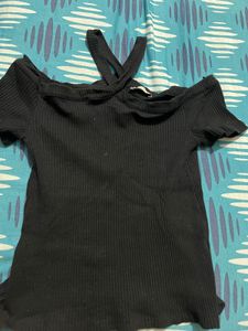 Black Off-Shoulder Top - M