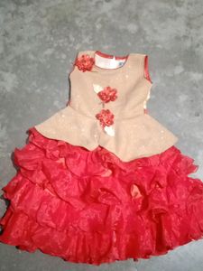 littel girl red frock
