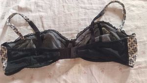 Elegant Black &amp; White Floral Lace Bra – Soft Cotto