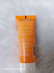 Dot &amp; Key Mango Detan Face Wash