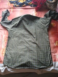 Men&#39;s Long Sleeve Button-Down Shirt