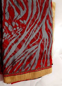 Red & Gray Print Saree With Alterable Blouse
