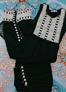 BLACK NAYRA CUT SUIT