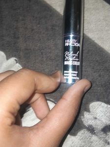 Hilary Rhoda Lipstick