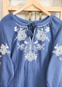 Embroidered Peasant Top size-44-46