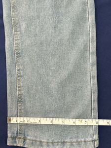 Daisy Embroidered Light Wash Jeans