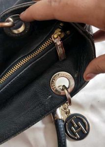 🇺🇸 Tommy Hilfiger Imported Leather Bag