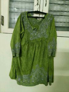 Short Top In Size Xl