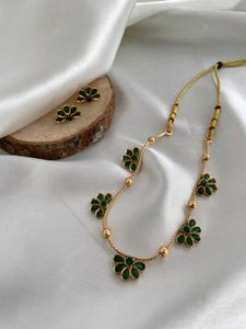Green Flower Necklace