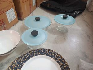 3 Dinner Glass Containers with Lids