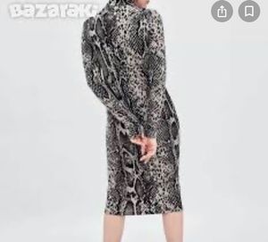 Size S- Zara dube Snakeskin Print turtleneck