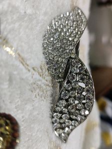 Three Hair Clutcher In Just 300/-