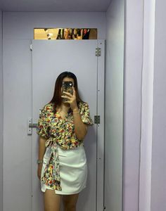 Floral wrapped Cropped Tops