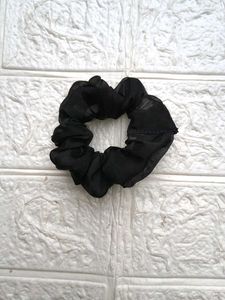 Coquette Pouch With Scrunchie 🖤
