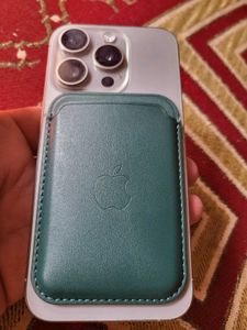 iPhone MagSafe Green Leather Wallet