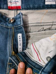 🚨JIMMY &amp; JORDAN Mens Jeans 30 Size🚨