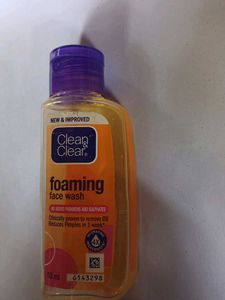 Clean &amp; Clear Foaming Face Wash